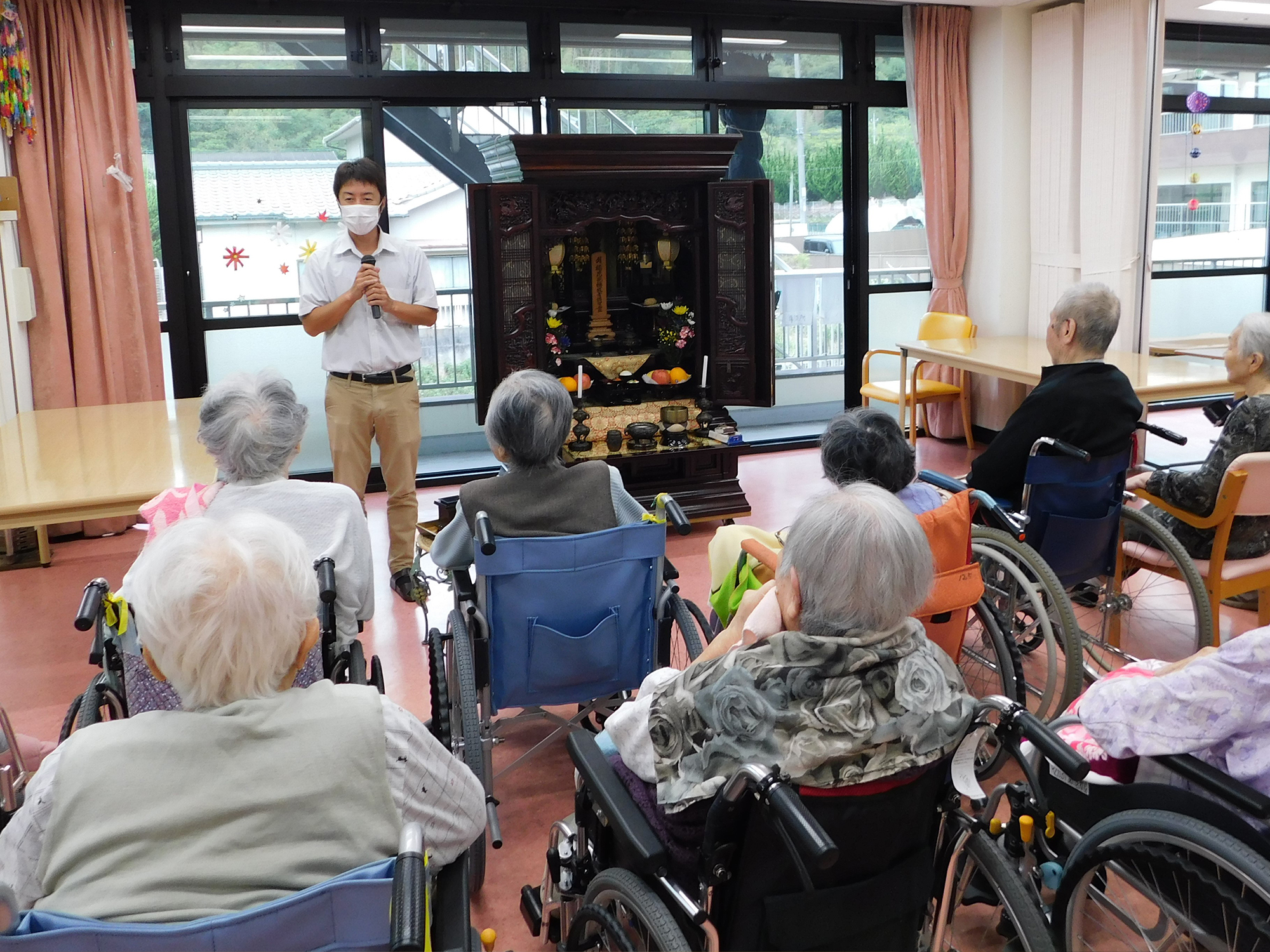 秋季彼岸法要の開催　～特養～