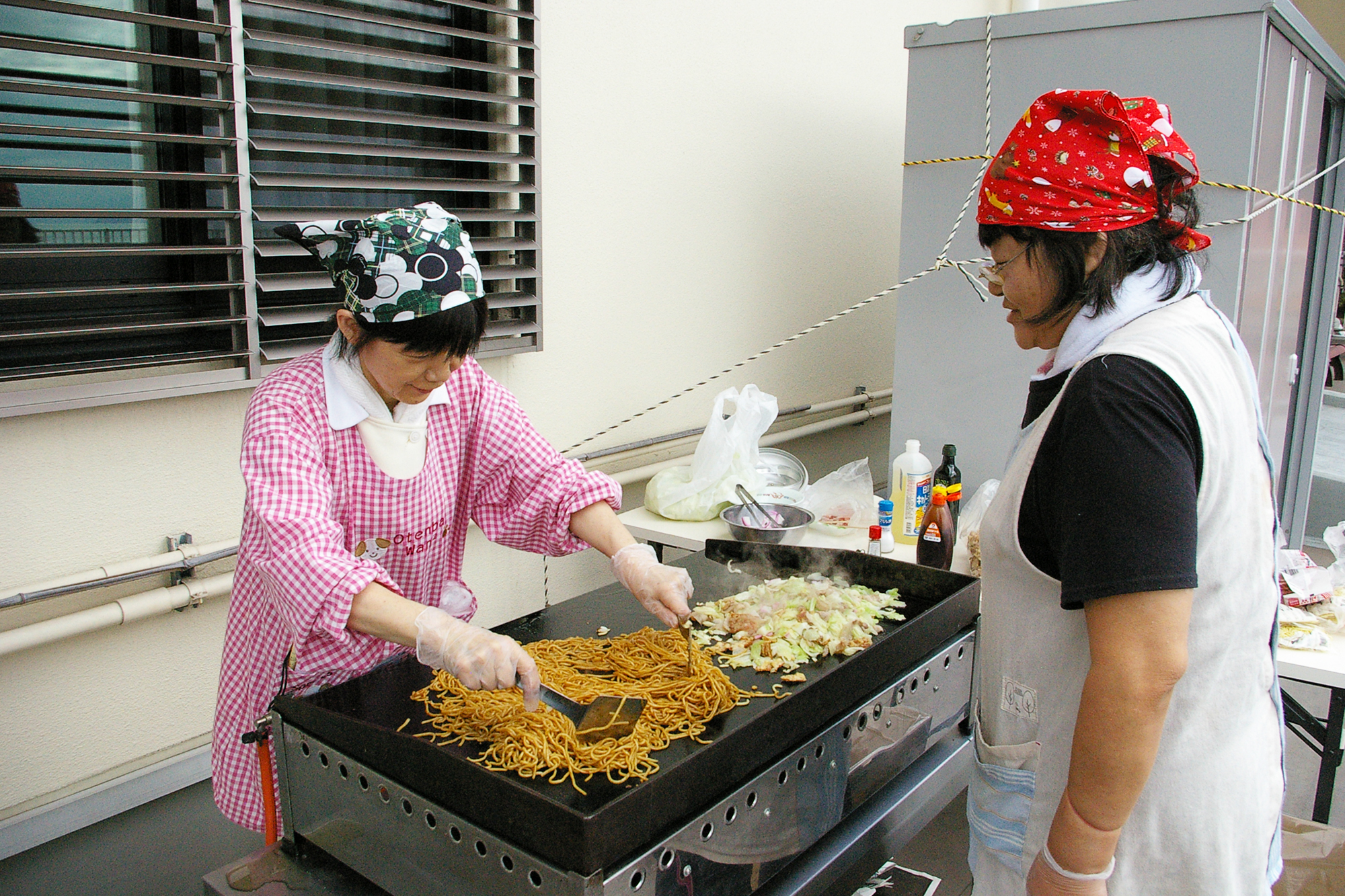 焼きそばで交流を